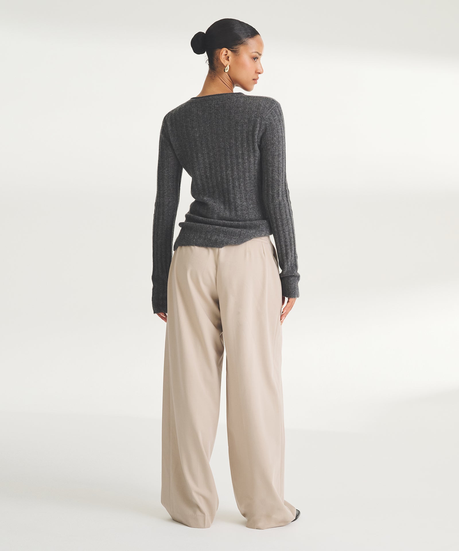 Lightweight Cashmere Ribbed Sweater