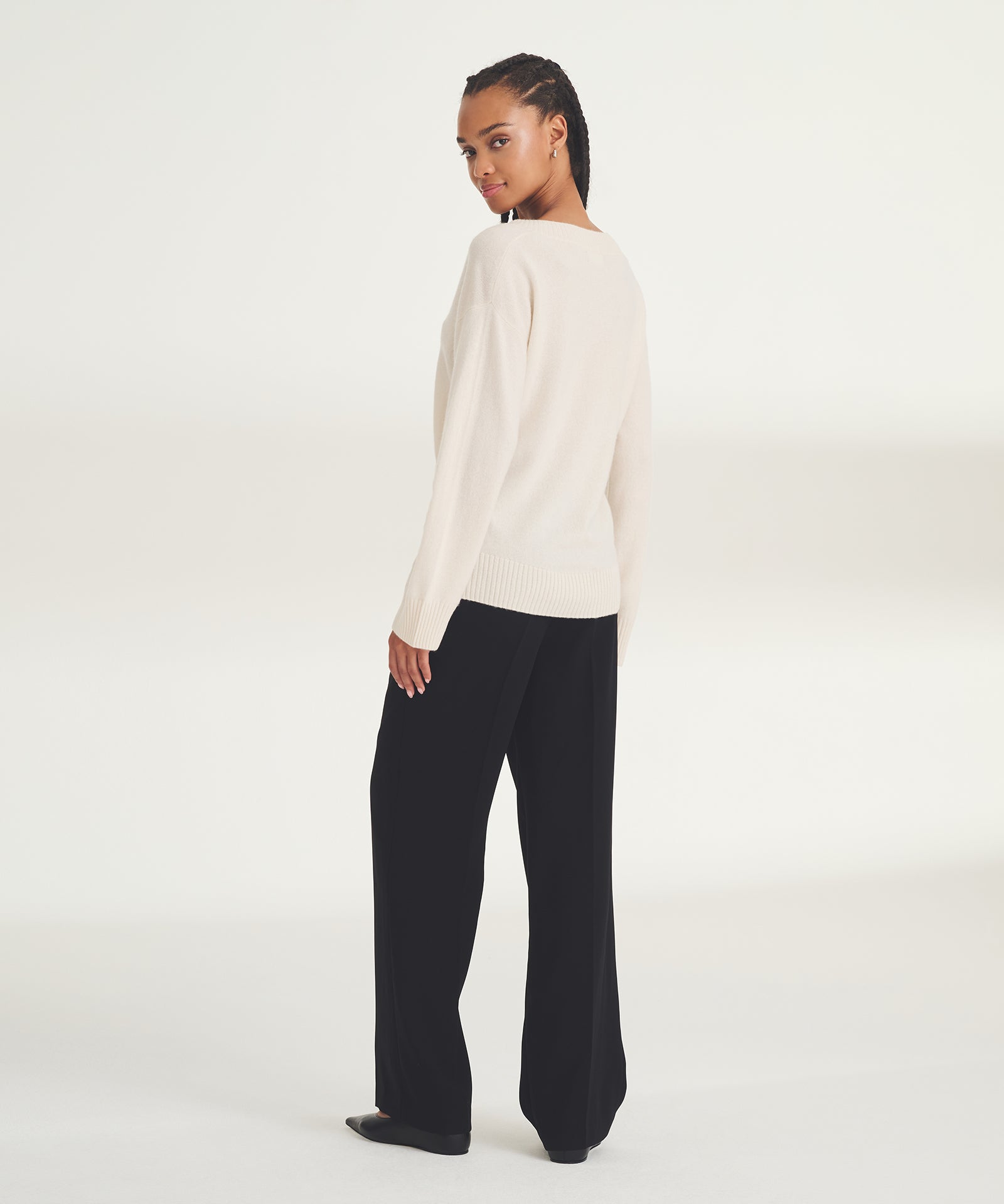 Signature Cashmere V-Neck Sweater