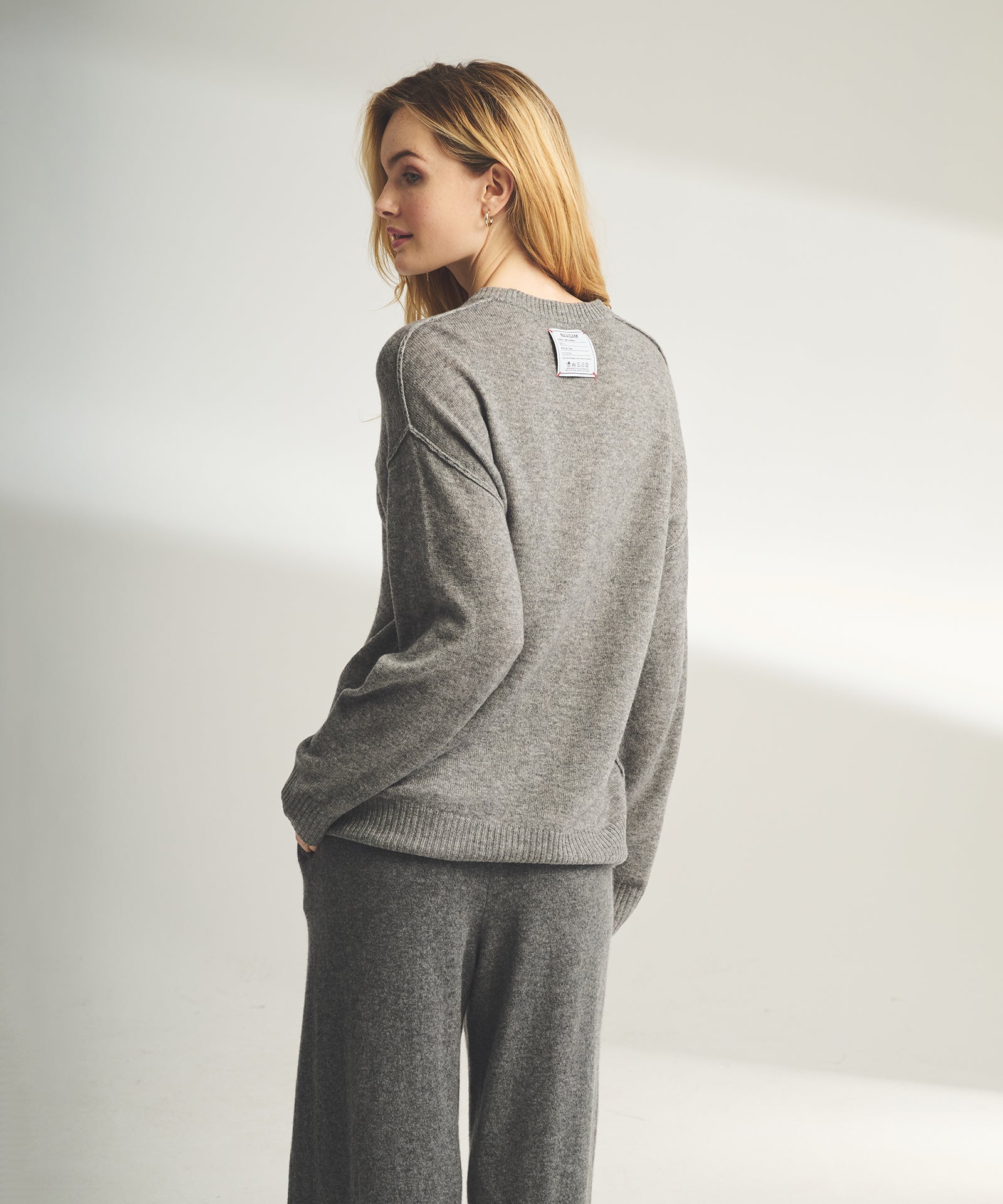 Lightweight Reversible Cashmere Crewneck Sweater