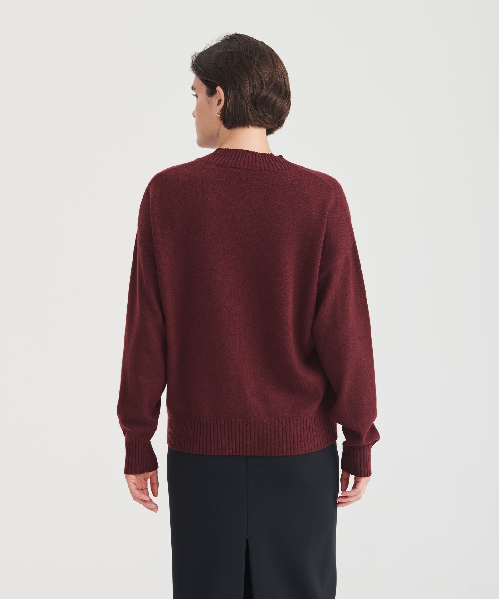 Signature Cashmere Boyfriend V-Neck Sweater