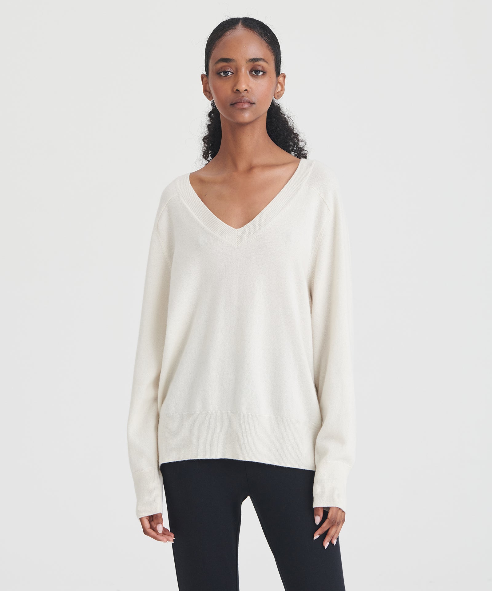 Signature Cashmere Relaxed V-Neck Sweater