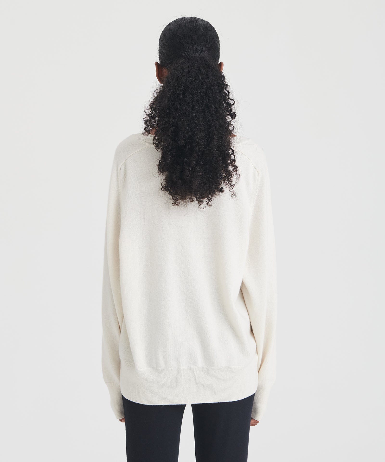 Signature Cashmere Relaxed V-Neck Sweater