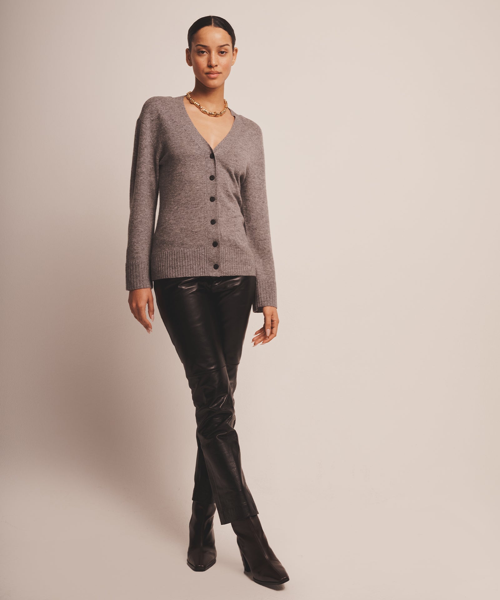 Signature Cashmere Fitted Cardigan